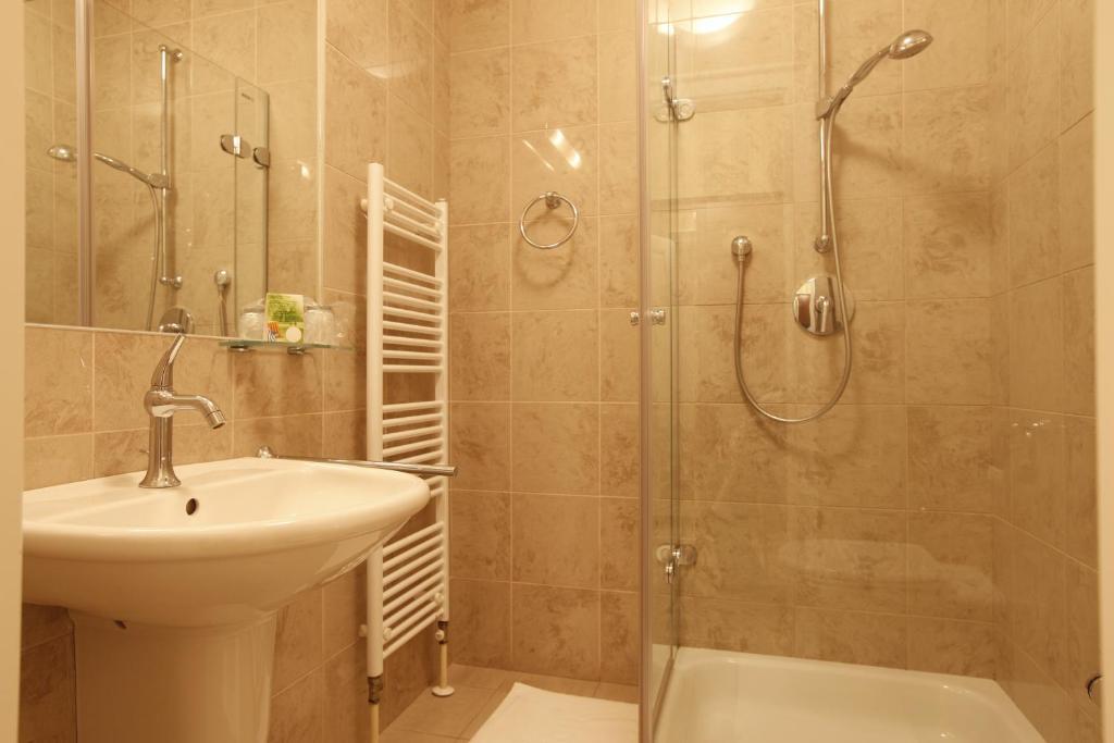 Hotel Sandor Pavillon Piest'any Habitación foto